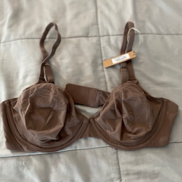 NWT SKIMS Bra 38C Underwire Neutral Minimalist Unpadded Everybody Beige Umber - Picture 4 of 6